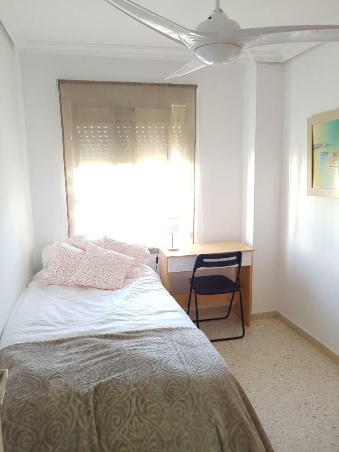 Luminoso Y Amplio Apartamento Sevilla Eksteriør billede