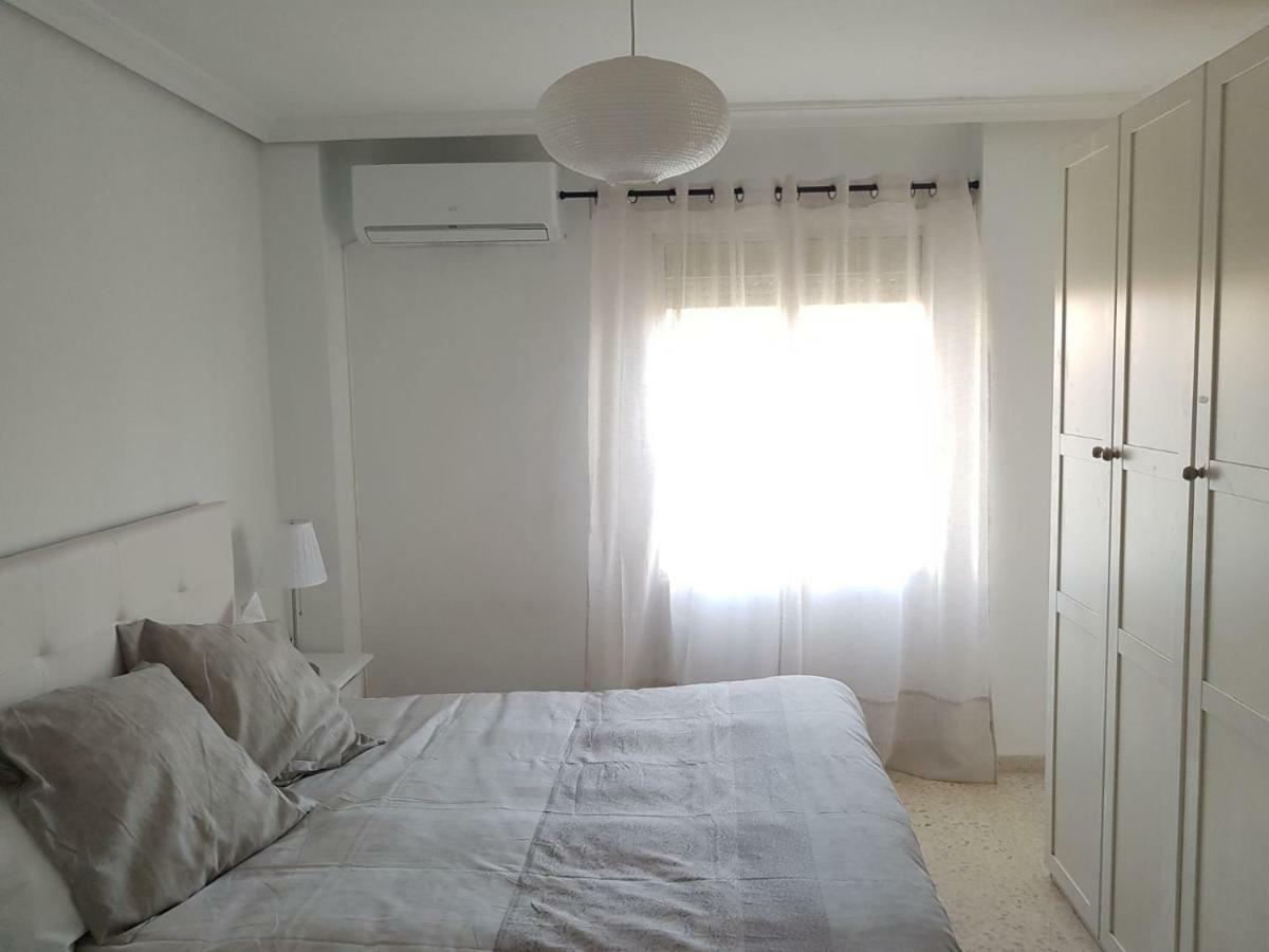 Luminoso Y Amplio Apartamento Sevilla Eksteriør billede